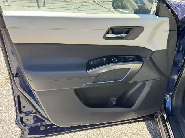 2024 Nissan Pathfinder SL 4WD