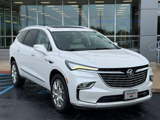 2023 Buick Enclave Essence AWD