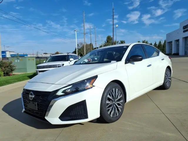 2024 Nissan Altima SV FWD for sale in Springfield, IL