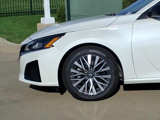 2024 Nissan Altima SV FWD