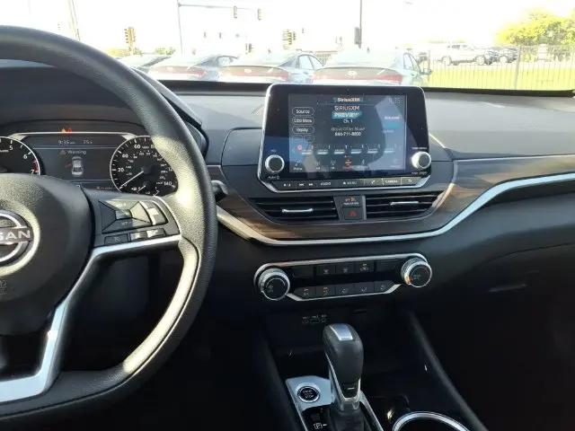 2024 Nissan Altima SV FWD