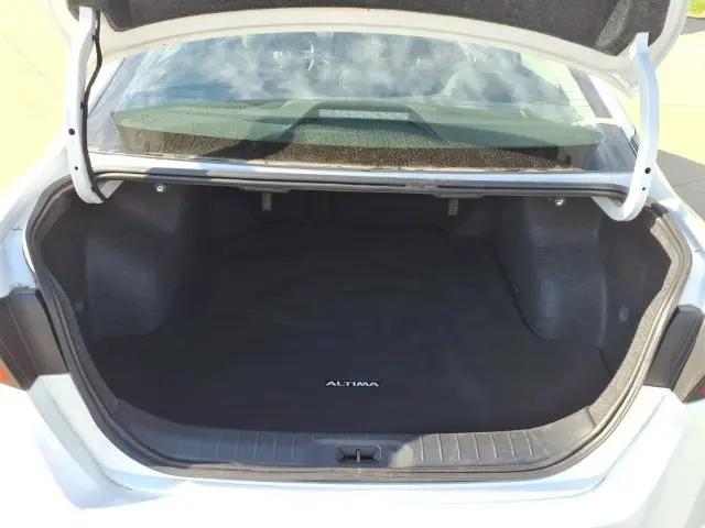 2024 Nissan Altima SV FWD