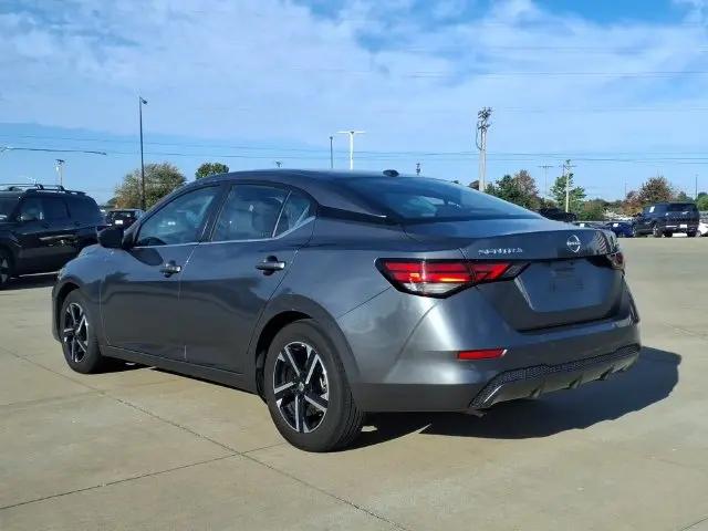 2024 Nissan Sentra SV Xtronic CVT