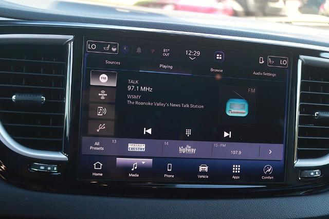 2026 Chrysler Pacifica Select