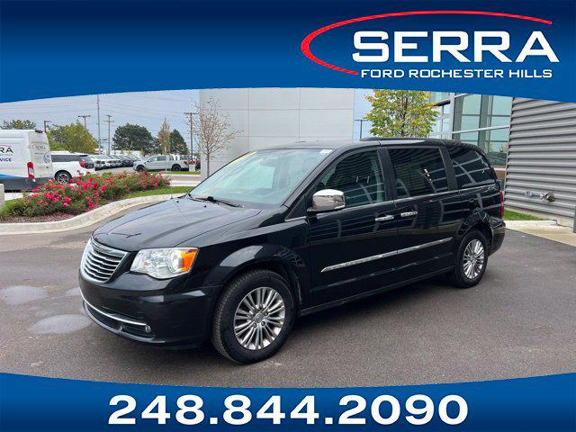 2016 Chrysler Town & Country Touring-L for sale in Rochester Hills, MI