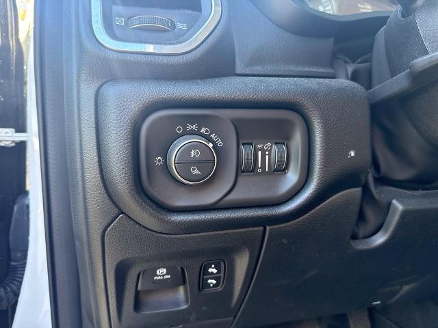 2022 Ram 1500 Laramie Crew Cab 4x4 57 Box