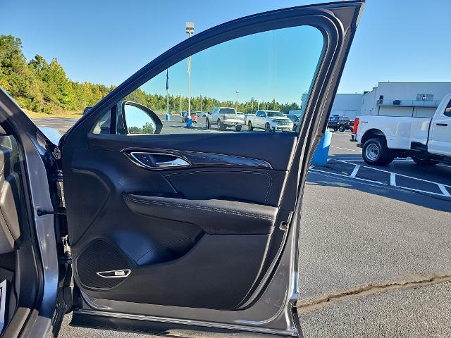 2022 Buick Envision FWD Essence