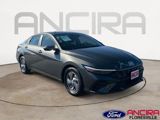 2025 Hyundai Elantra SE for sale in Floresville, TX