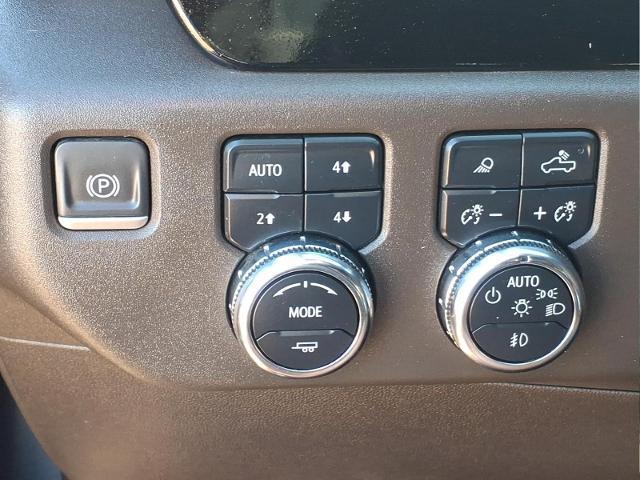 2023 GMC Sierra 1500 4WD Crew Cab Short Box SLT