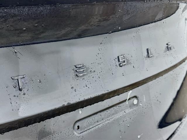 2022 Tesla Model 3 Rear-Wheel Drive