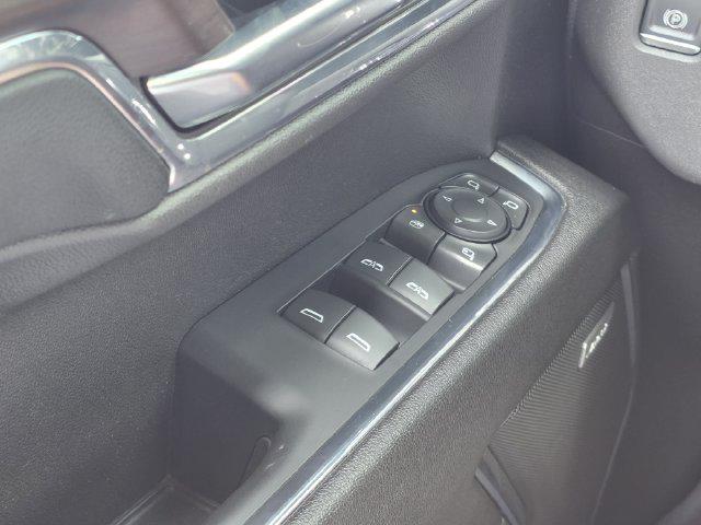 2023 GMC Sierra 1500 2WD Crew Cab Short Box SLT