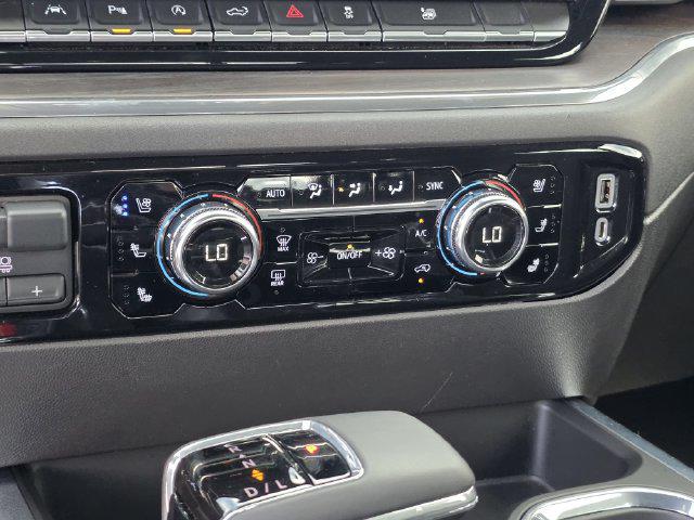 2023 GMC Sierra 1500 2WD Crew Cab Short Box SLT
