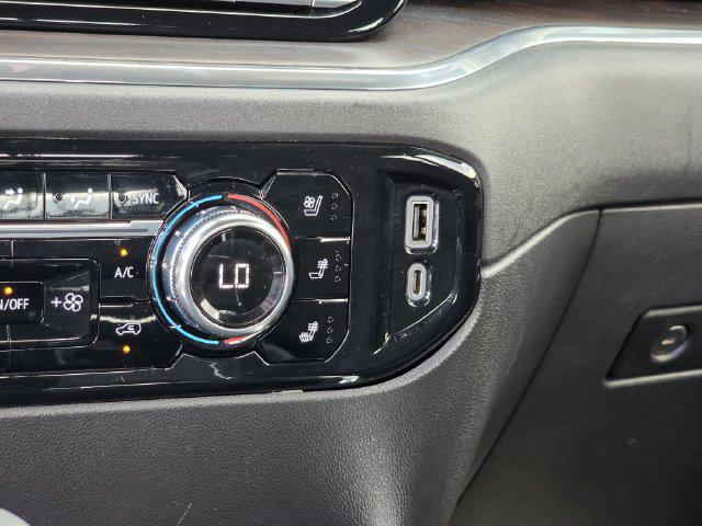 2023 GMC Sierra 1500 2WD Crew Cab Short Box SLT