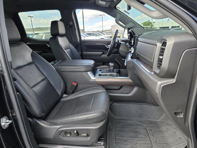 2023 GMC Sierra 1500 2WD Crew Cab Short Box SLT
