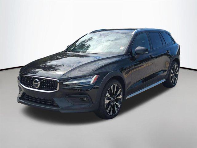 2026 Volvo V60 Cross Country Ultra, B5 AWD Gas mild hybrid for sale in Smithfield, NC