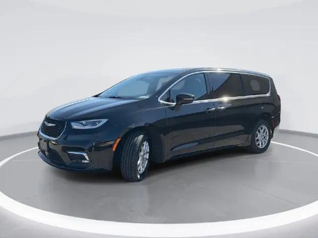 2025 Chrysler Pacifica Select for sale in Greensboro, NC