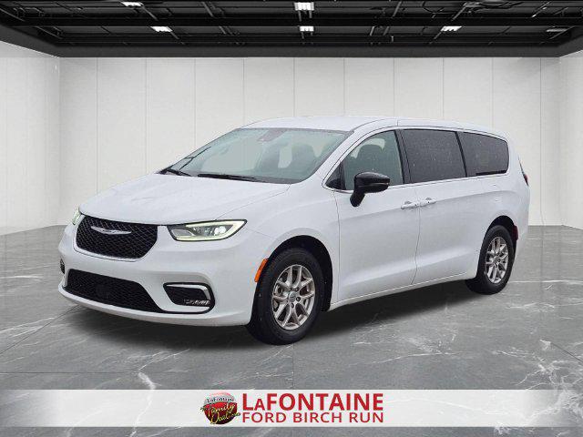 2025 Chrysler Pacifica Select for sale in Birch Run, MI