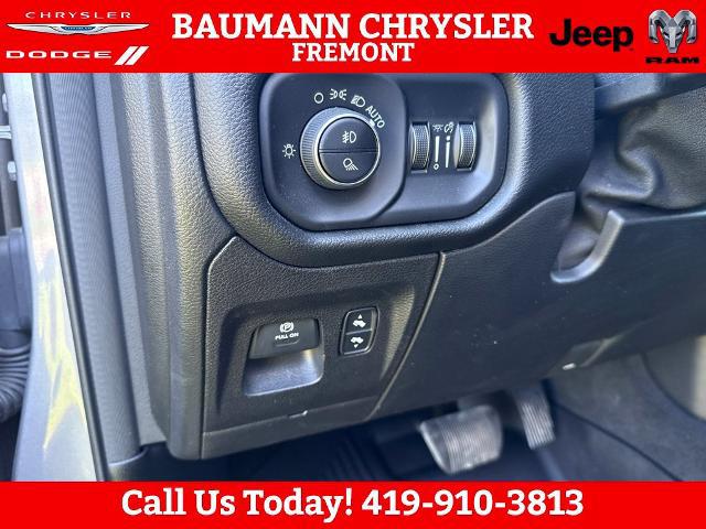 2019 Ram 1500 Big Horn/Lone Star Crew Cab 4x4 57 Box