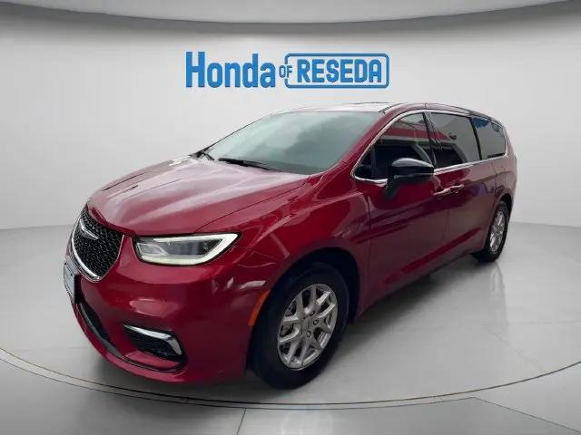 2025 Chrysler Pacifica Select for sale in Reseda, CA