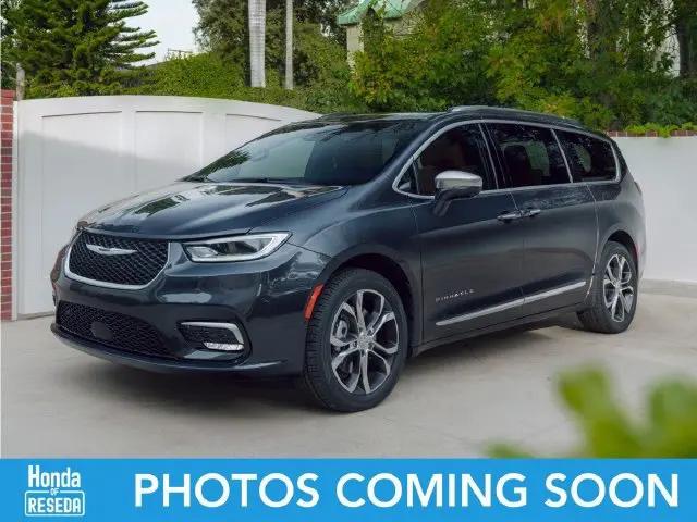 2021 Chrysler Pacifica Touring L for sale in Reseda, CA