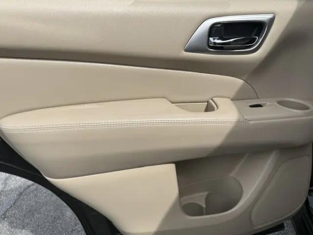 2014 Nissan Pathfinder SL