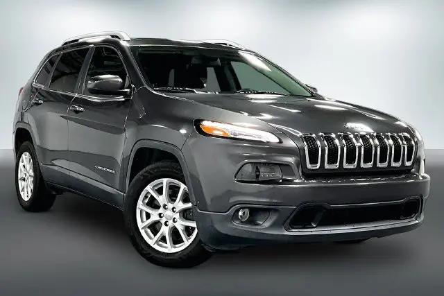 2017 Jeep Cherokee Latitude FWD for sale in Auburn, IN