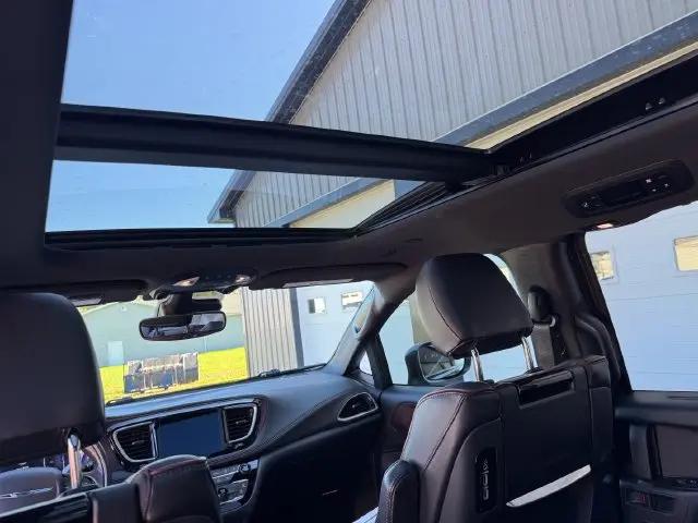 2020 Chrysler Pacifica 35th Anniversary Limited