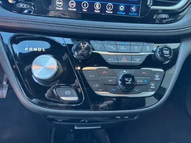2020 Chrysler Pacifica 35th Anniversary Limited