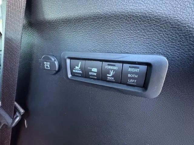 2020 Chrysler Pacifica 35th Anniversary Limited