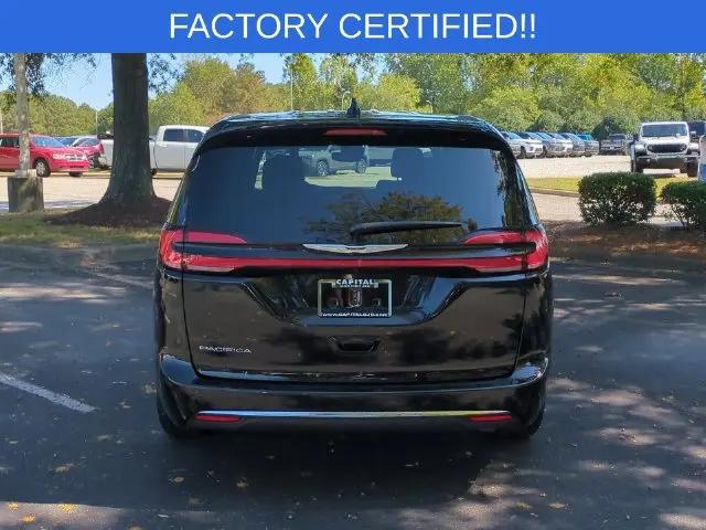 2026 Chrysler Pacifica Select