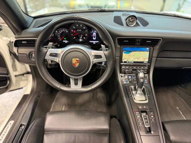 2015 Porsche 911 Carrera GTS