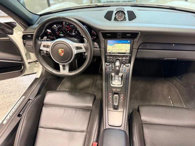 2015 Porsche 911 Carrera GTS