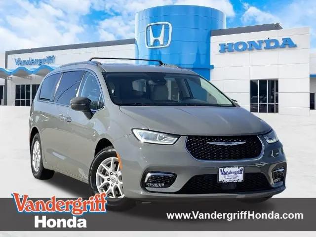 2021 Chrysler Pacifica Touring L for sale in Arlington, TX