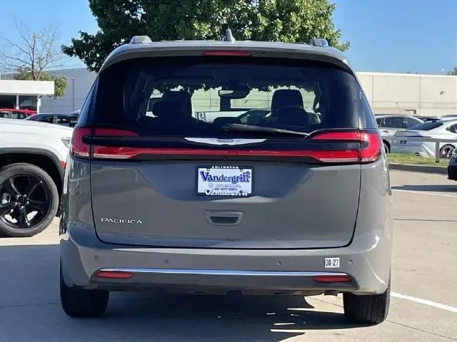 2021 Chrysler Pacifica Touring L