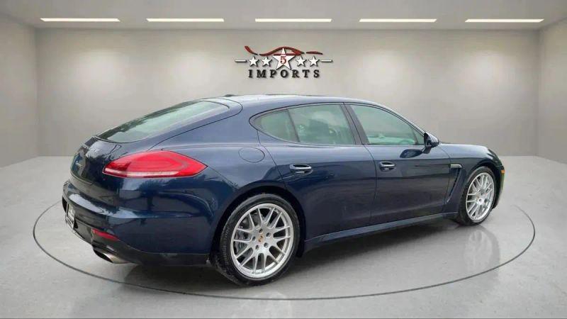 2015 Porsche Panamera 4