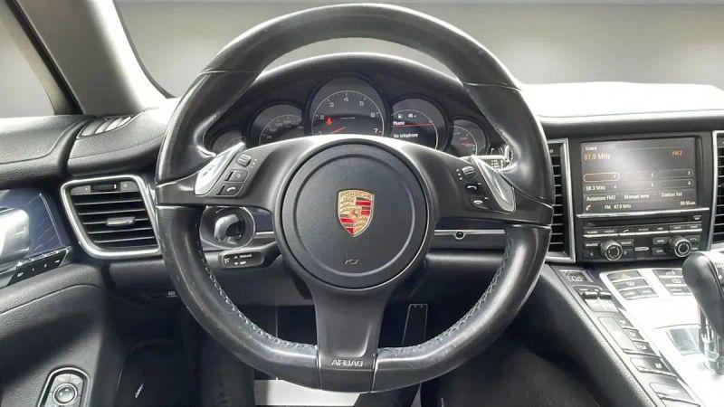 2015 Porsche Panamera 4