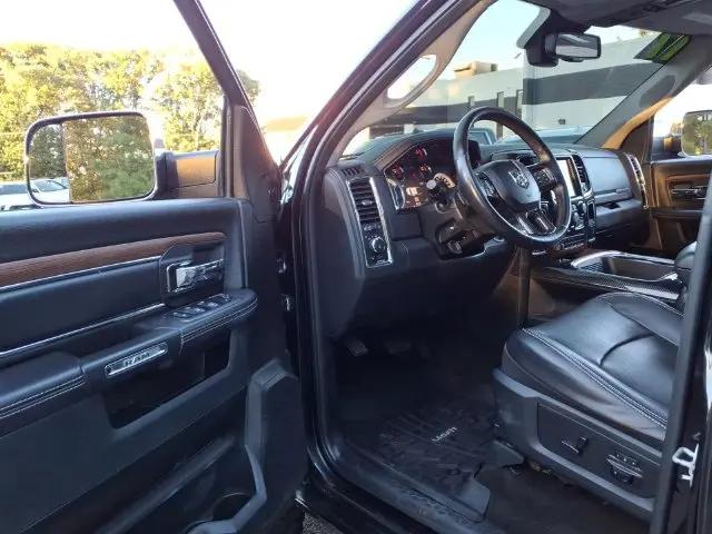 2017 Ram 1500 Laramie Crew Cab 4x4 57 Box