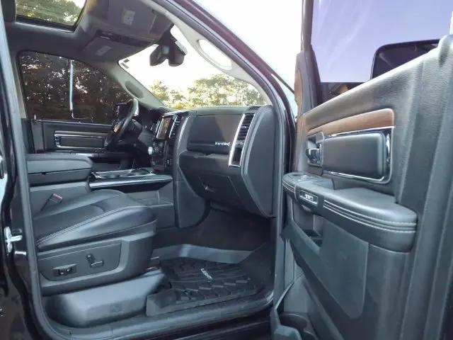2017 Ram 1500 Laramie Crew Cab 4x4 57 Box