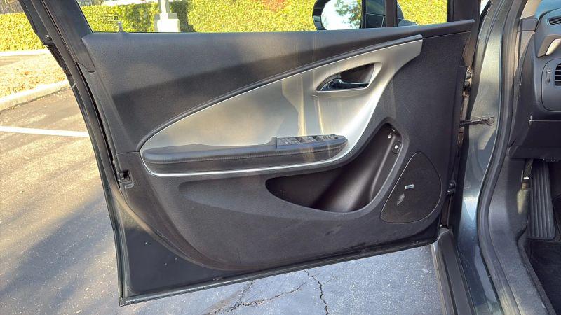 2013 Chevrolet Volt Base