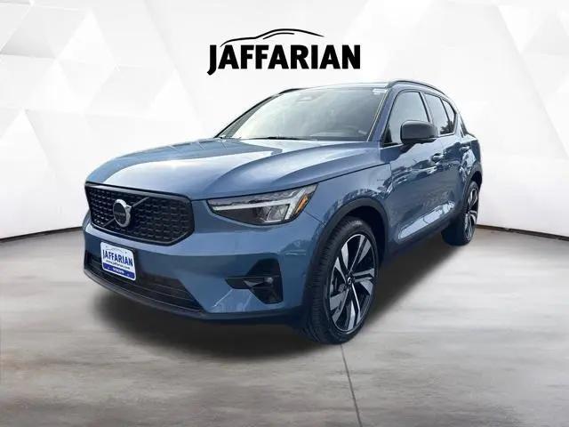 2024 Volvo XC40 B5 Plus Dark Theme for sale in Haverhill, MA