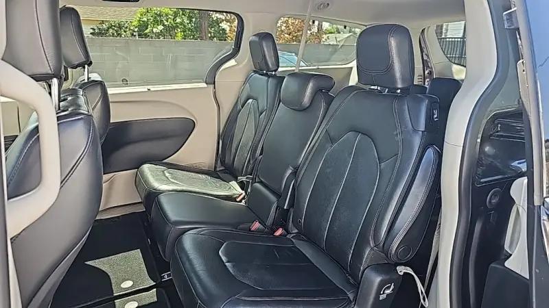 2017 Chrysler Pacifica Touring-L