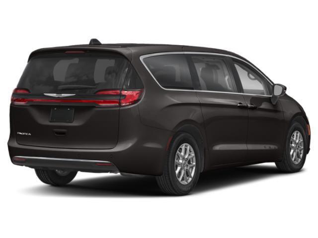 2023 Chrysler Pacifica photo 3 of 15