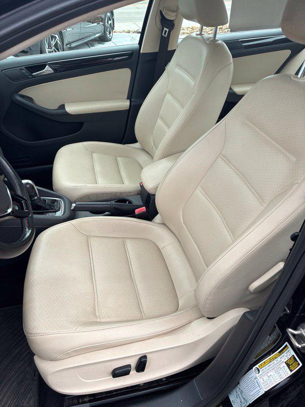 2017 Volkswagen Jetta 1.8T SEL