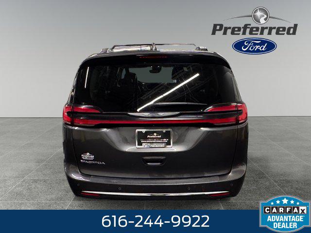 2022 Chrysler Pacifica Touring L