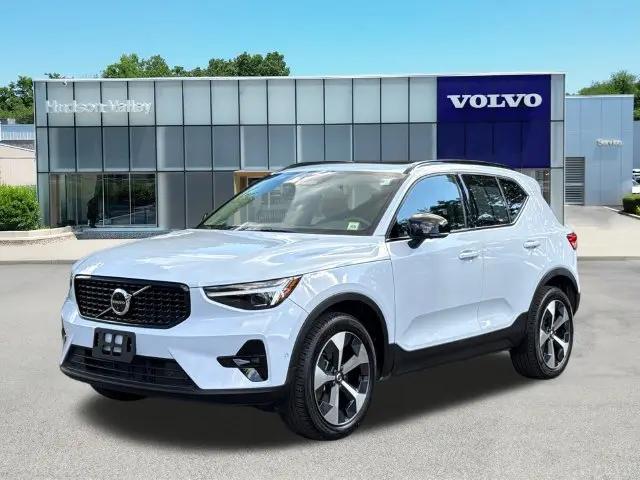 2026 Volvo XC40 Plus, B5 AWD Gas mild hybrid, Dark for sale in Wappingers Falls, NY