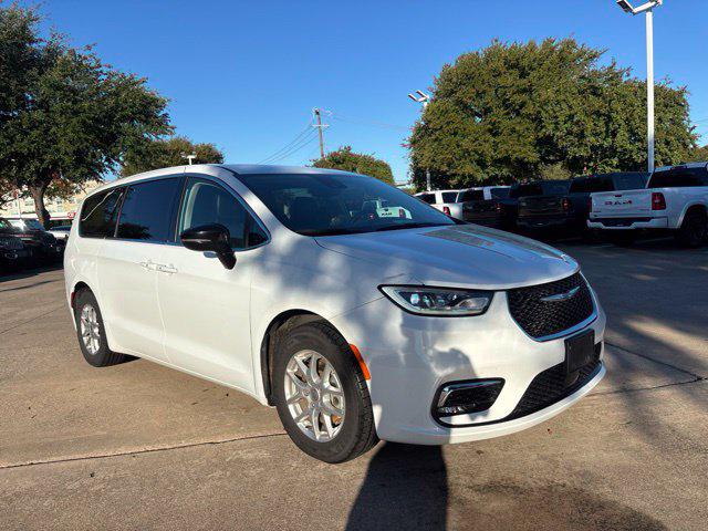 2024 Chrysler Pacifica Touring L for sale in Plano, TX