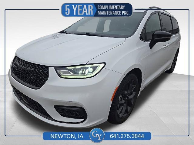 2025 Chrysler Pacifica Limited for sale in Newton, IA