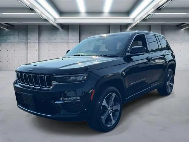 2023 Jeep Grand Cherokee Limited 4x4 for sale in Patchogue, NY