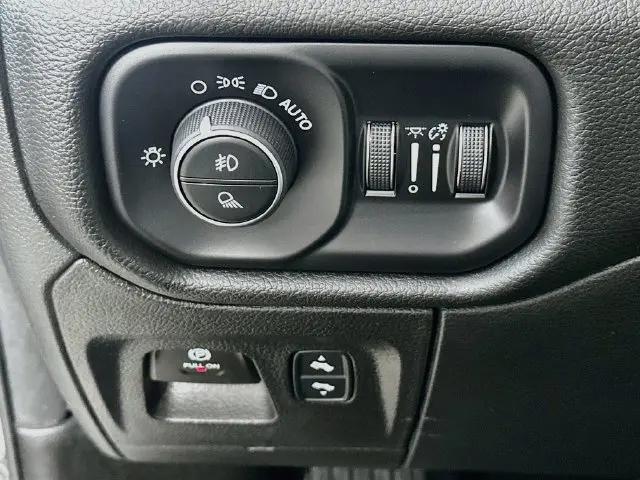 2025 Ram 1500 Big Horn Crew Cab 4x4 57 Box
