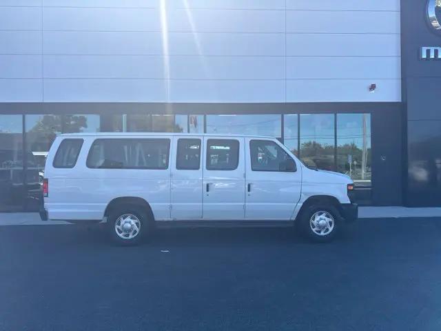 2013 Ford E-350 Super Duty XL